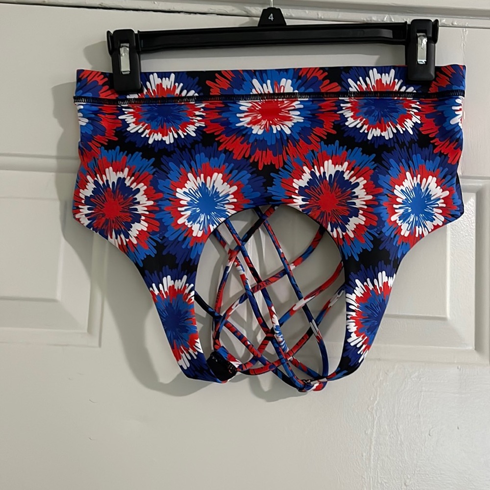 Butterfly back sports bra